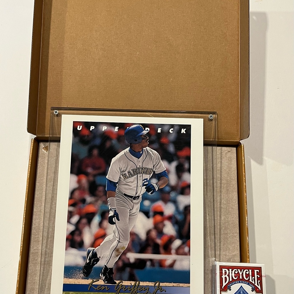 1993 Upper Deck Ken Griffey Jr Authenticated Memorabilia Ltd 612/1000 Oversized